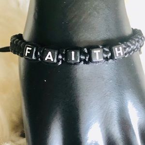 Charm bracelet adjustable